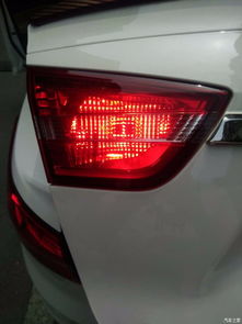 車燈更換記 霧燈、剎車燈、倒車燈維修心得與“飛利浦霧燈”的教訓(xùn)